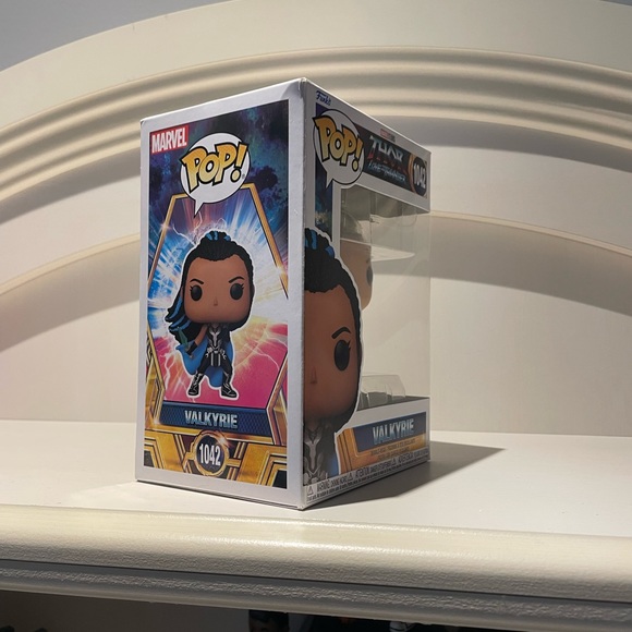 Valkyrie funko pop - Picture 3 of 3